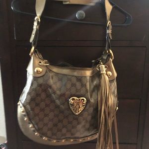 Authentic Gucci hysteria shoulder bag.
